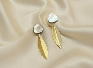 Polished Gold Leaf Ring Necklace
