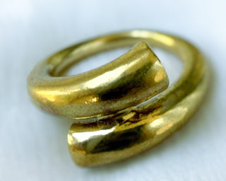 Desert Coil – Moroccan Handcrafted Brass Wrap Ring