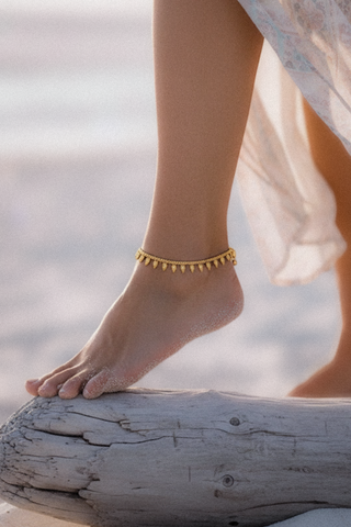 Ruby Drop High Gold Anklet – Boho Luxe Beach Jewellery